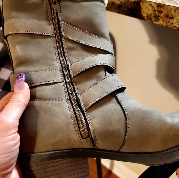 Taupe girls Justice sherpa suede zip up boots - Picture 3 of 4